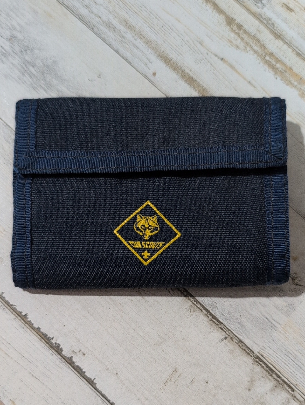 Cub Scout Wolf Rank Navy Blue Tri-Fold Wallet Yellow Logo Coin Pouch Zipper